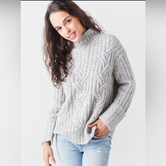 VINCE
Women's Mirrored Cable Turtleneck. EUC. - Picture 1 of 8